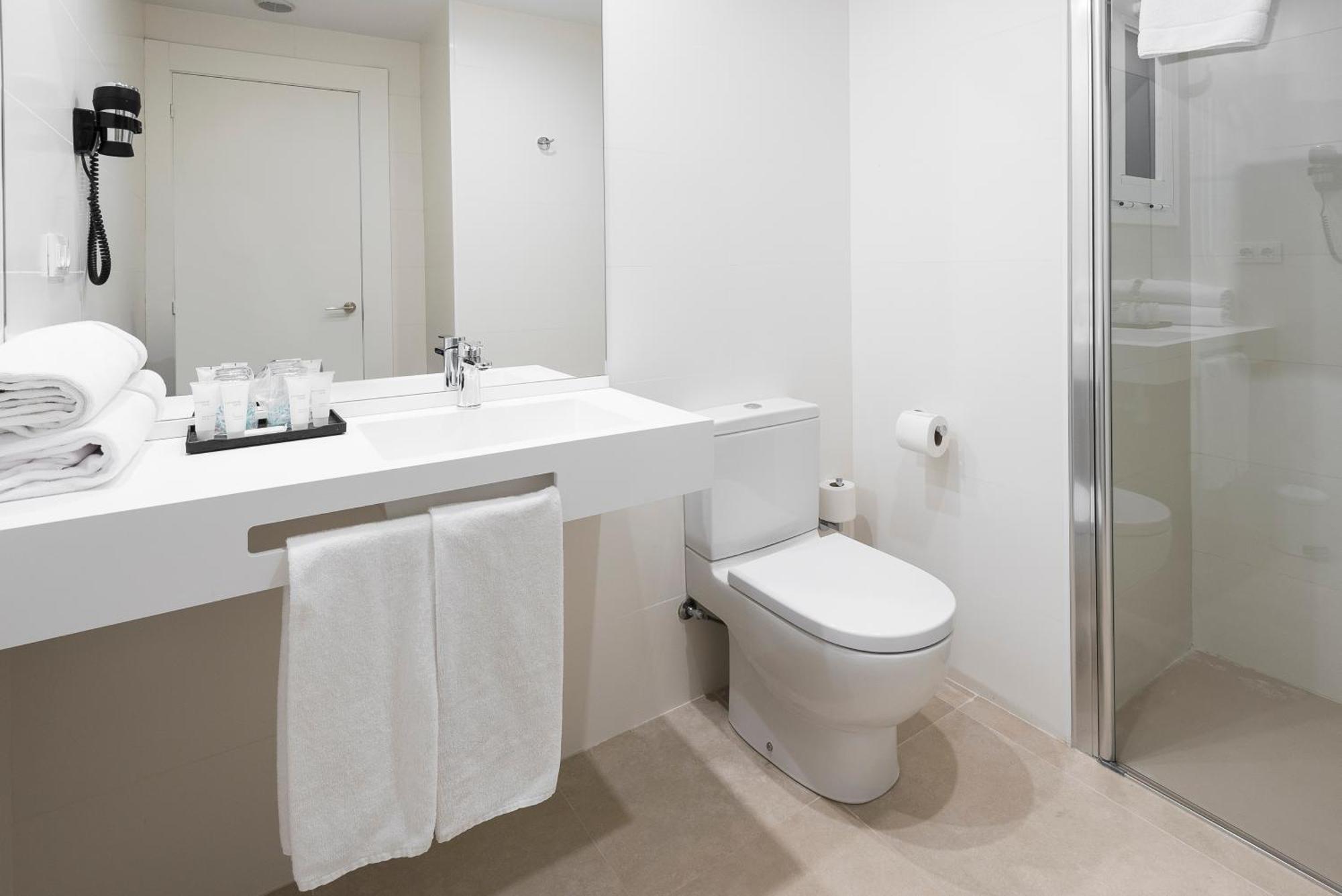 Deluxe Double or Twin Room Ground Floor,1539781189:JPEG